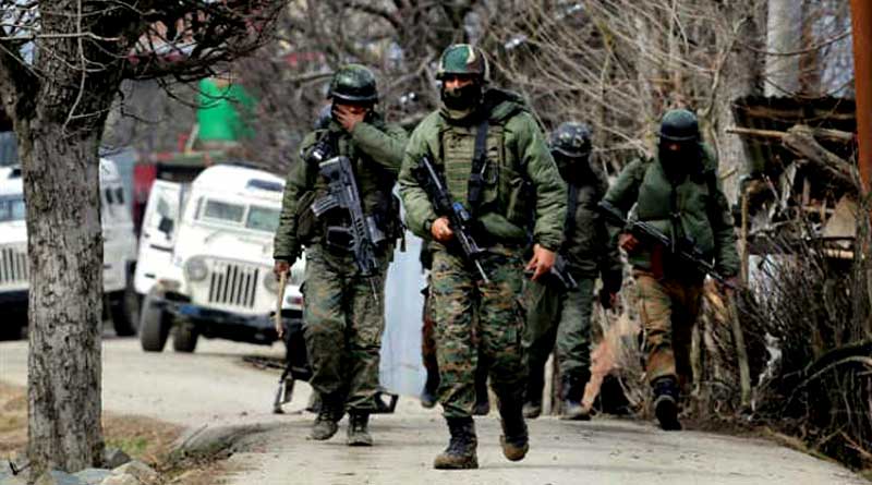  police personnels have gone missing in Kashmir, encounter underway
