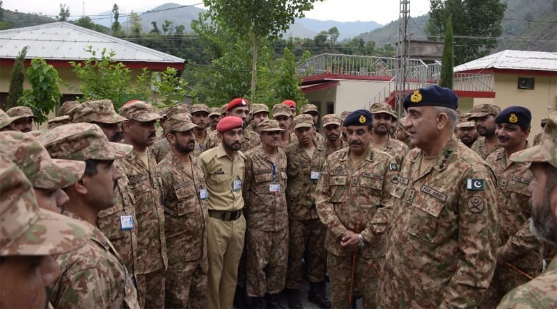 Pak Army Chief visits LoC