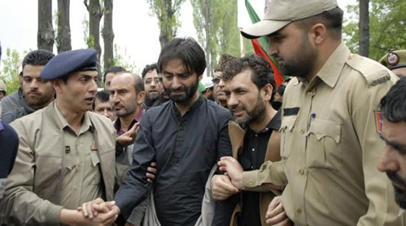 Separatists stopped from holding meeting, Mirwaiz put house arrest