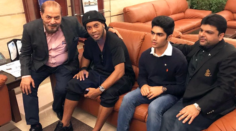 Ronaldinho, Roberto Carlos, Ryan Giggs Arrive In Pakistan