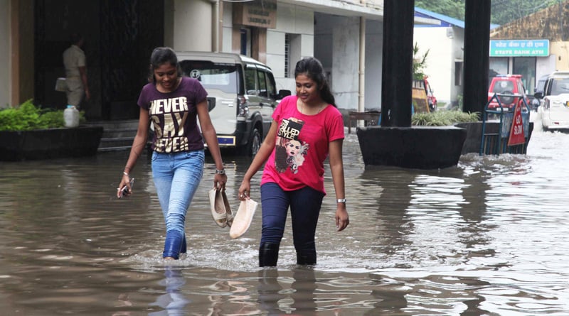 এলাকায় জল জমে? ভুল করেও এই কাজগুলি এখন করবেন না
