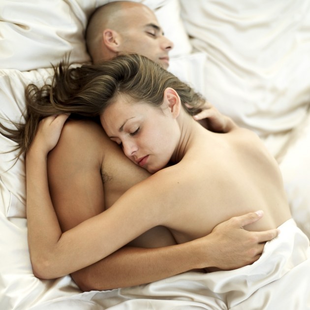 sleeping-naked