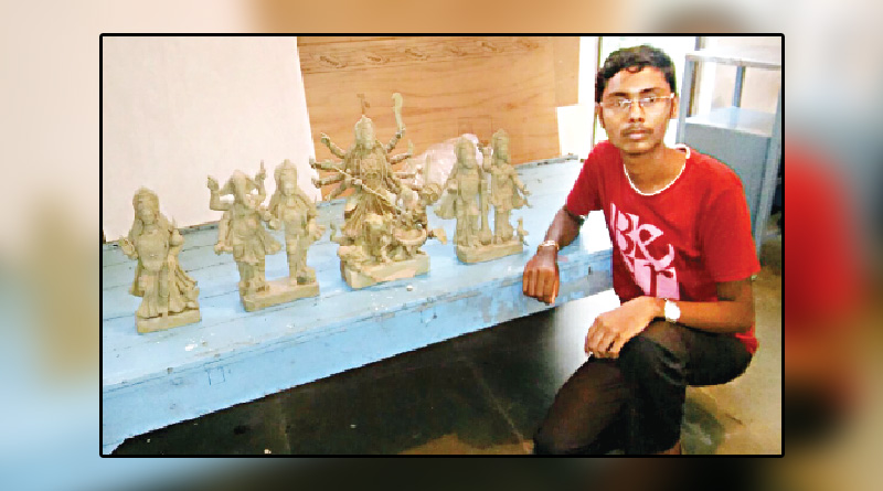 মারণ ক্যানসারকে দূরে ঠেলে ঠাকুর গড়ছে এই মৃত্যুঞ্জয়ী কিশোর
