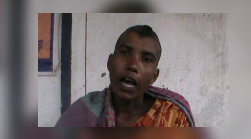 অবৈধ সম্পর্কে লিপ্ত, সন্দেহের বশে গৃহবধূর মাথার চুল কাটল গ্রামের মাতব্বররা