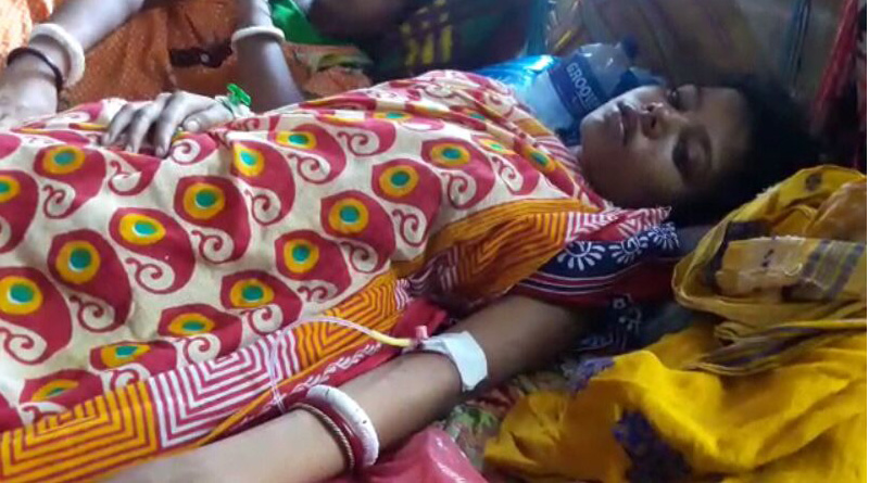 বিবাহবহির্ভূত সম্পর্কের অভিযোগ, অন্তঃসত্ত্বা স্ত্রীর পেটে লাথি যুবকের