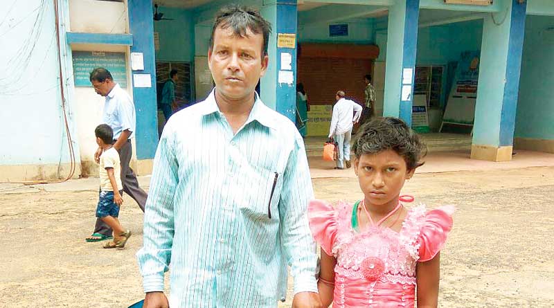 স্ত্রীর চিকিৎসায় সর্বস্বান্ত, শিশুকন্যা-সহ আত্মহত্যার আবেদন স্বামীর