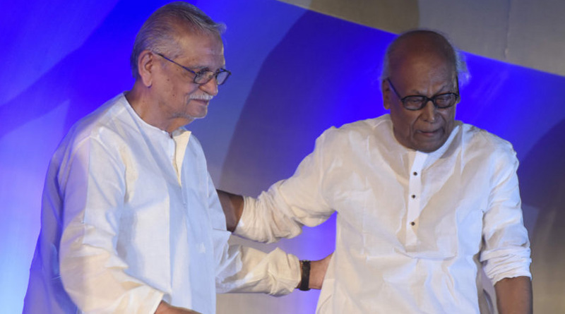 স্মৃতিকথা-কবিতায় গুলজার, দেখুন ভিডিও