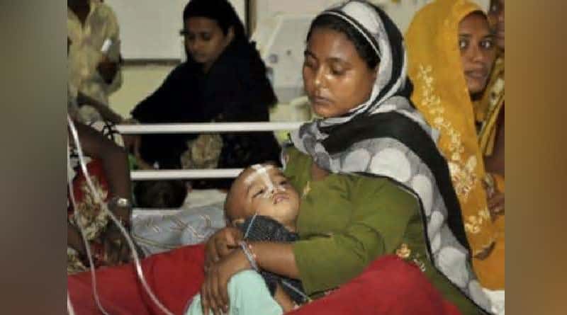 গোরক্ষপুরে শিশুমৃত্যুর জের, দায়িত্ব ছাড়তে চান তিনটি মেডিক্যাল কলেজের অধ্যক্ষ