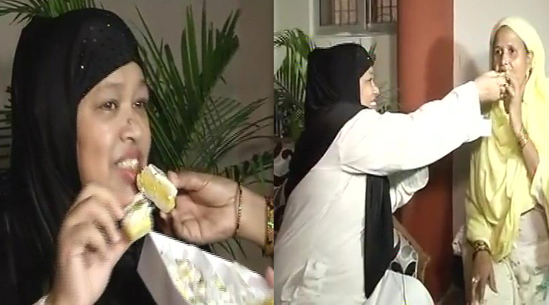 Muslim Women celebrate after SC majority bench's decision on TripleTalaq