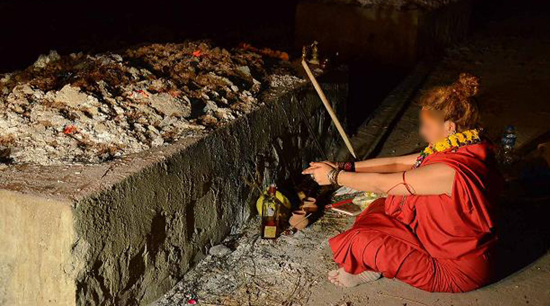 রাতের পর রাত স্বামীর রক্তপান করত এই ‘পিশাচ’ স্ত্রী