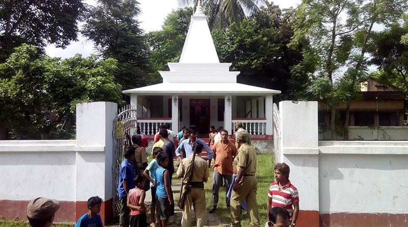 মন্দিরে দুঃসাহসিক ডাকাতি, লক্ষাধিক টাকার গয়না-সহ লুট নগদ টাকা