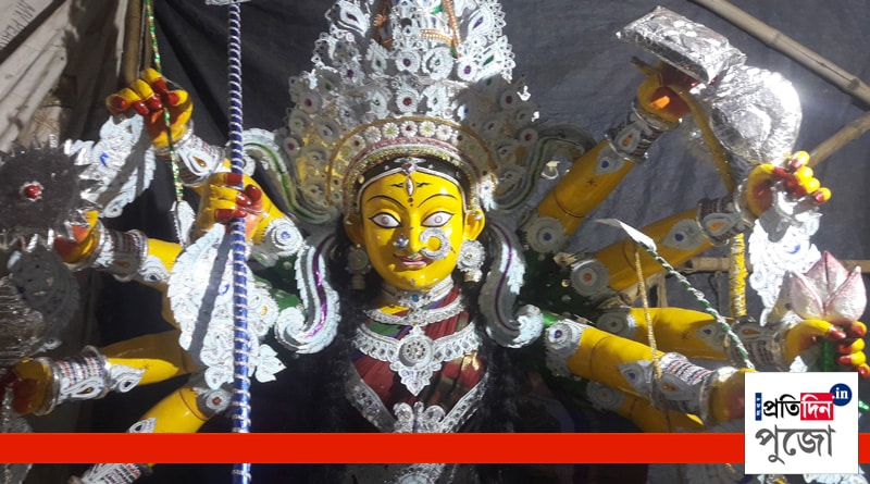 পুজোয় প্রাচীন ‘মাতা-নি-পাছেড়ি’ শিল্পকর্মের ঝলক দমদম পার্ক তরুণ সংঘে