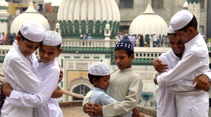 Swine flu horror: Muslim clerics warns against hug this Eid