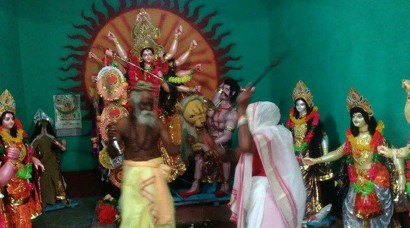 আদিবাসীদের মন্দিরে ‘লাইভ’ মহিষাসুরমর্দিনী, বিচারকের ভূমিকায় নরসিংহ মূর্তি