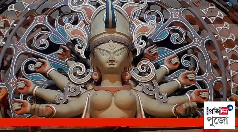 পুজোয় ‘সেলফি’র ফাঁদ কেটে বেরনোর ডাক এসবি পার্ক সর্বজনীনে