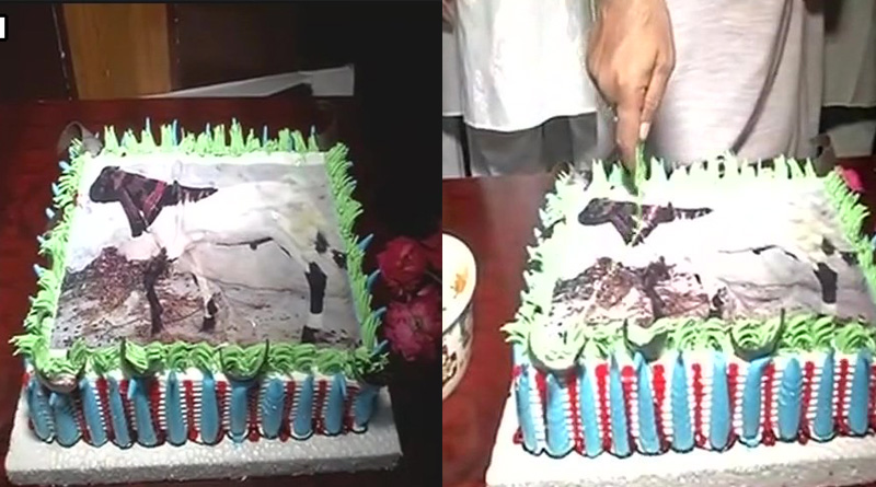 Lucknow: Muslim Rashtriya Manch members celebrate Eid by cutting cake