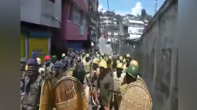 Bandh supporters clash with police at Kalimpong, 10 detained