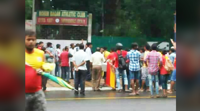 ডার্বির আগে উত্তপ্ত ময়দান, বাগান তাঁবুতে ‘ভাঙচুর’ ইস্টবেঙ্গল সমর্থকদের