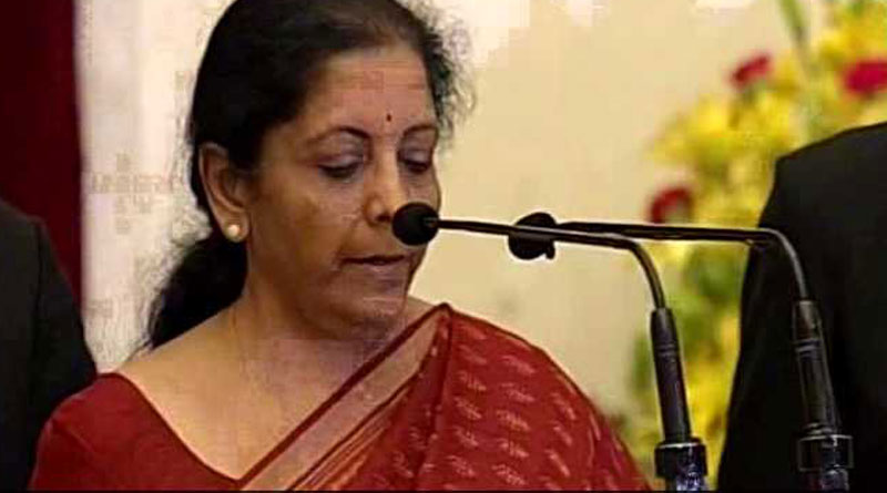 রাফালে নিয়ে প্রশ্ন এড়াতে তড়িঘড়ি সাংবাদিক বৈঠক শেষ করলেন নির্মলা