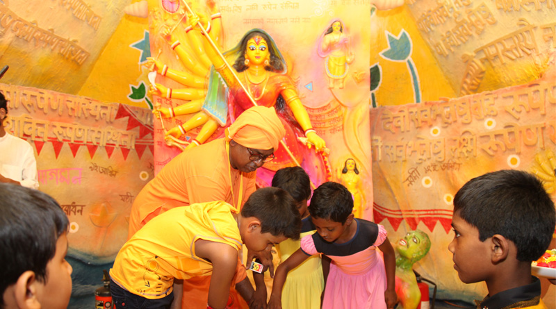 humanitarian Initiative by maharaja manindra chandra college students in Durga Puja