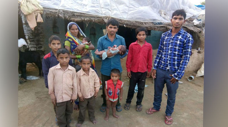 অনাথ শিশুকন্যার পাশে দম্পতি, বিমুখ প্রশাসন