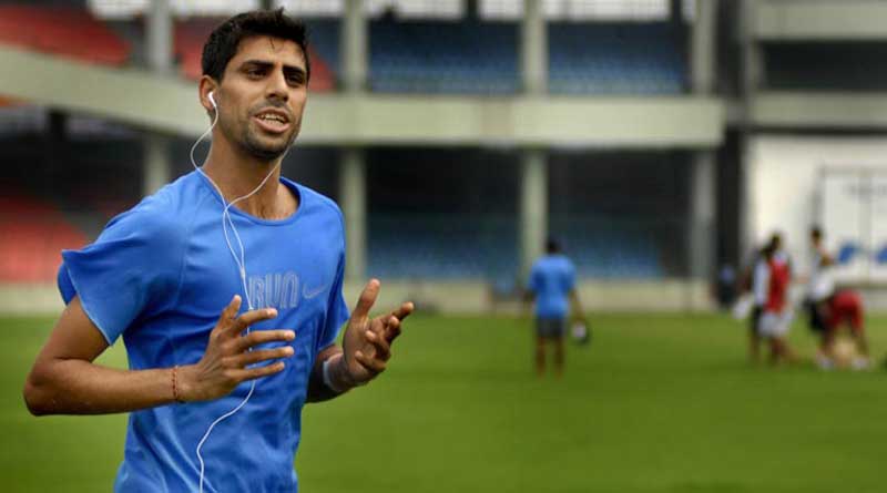 অবসরের সিদ্ধান্ত জানানোর পরই আবেগময় টুইট নেহরাকে ঘিরে
