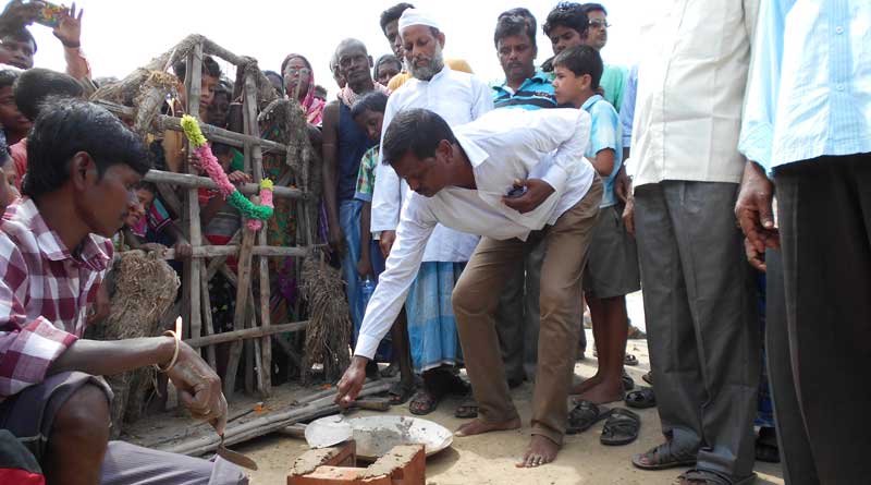 ভাঙা মন্দির গড়তে এগিয়ে এলেন মুসলিমরা, ভাতারে উজ্জ্বল সম্প্রীতি