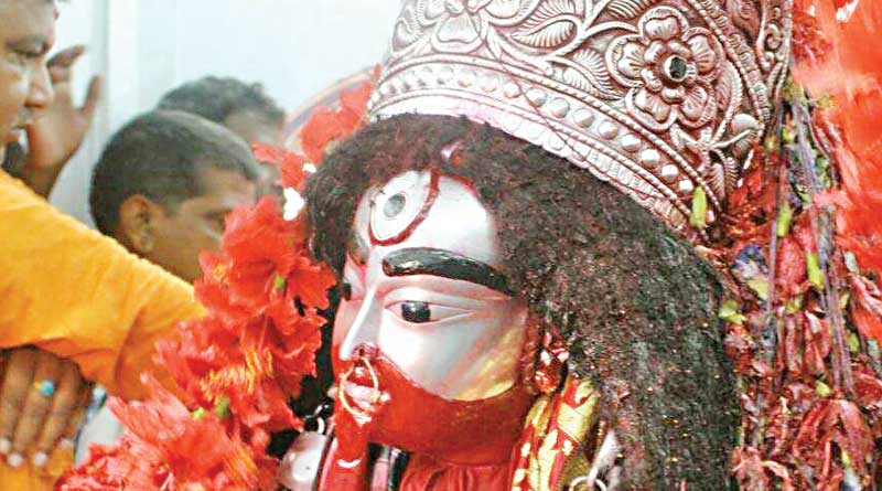Devotees throng Tarapith to offer prayer on auspicious day