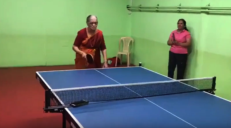টিটি শটে ইন্টারনেট মাতাচ্ছেন ৬৯ বছরের বৃদ্ধা