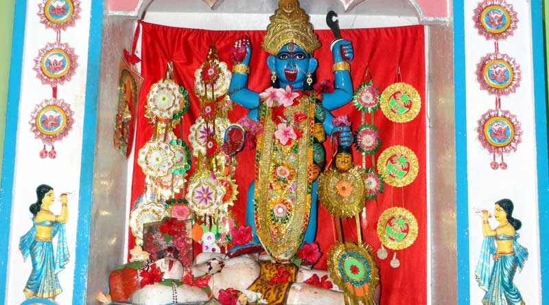 থানায় কালীপুজো, পুলিশের মাতৃ আরাধনার কারণটা কী জানেন?