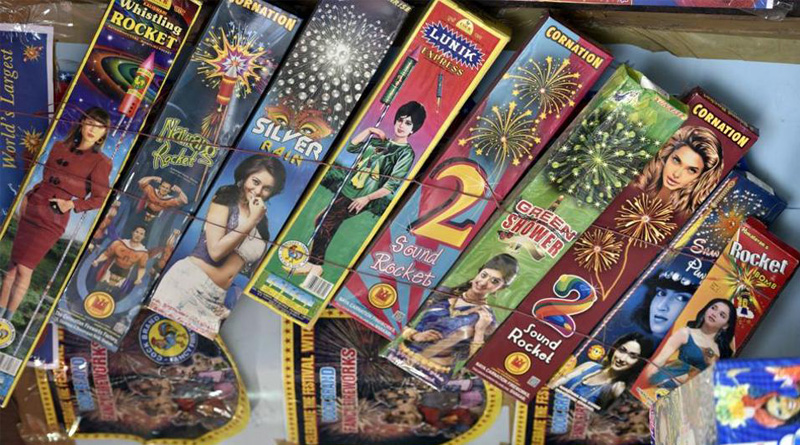 Sale of firecrackers in Maidan Bazi Bazar will be allowed after three years | Sangbad Pratidin
