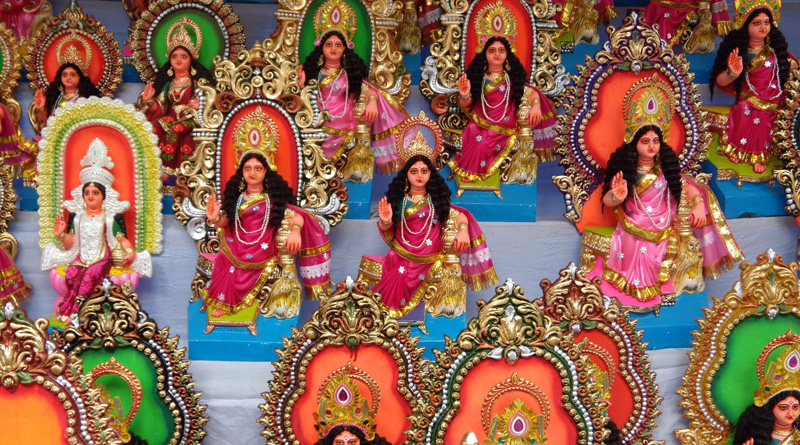 লক্ষ্মীপুজোয় বাজার আগুন, মাথায় হাত মধ্যবিত্তের