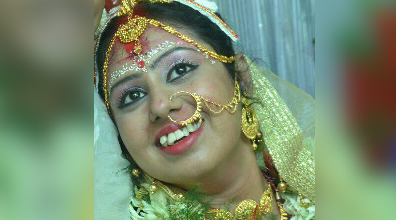 চাকরি করতে চাপ, অপমানে আত্মঘাতী নববধূ