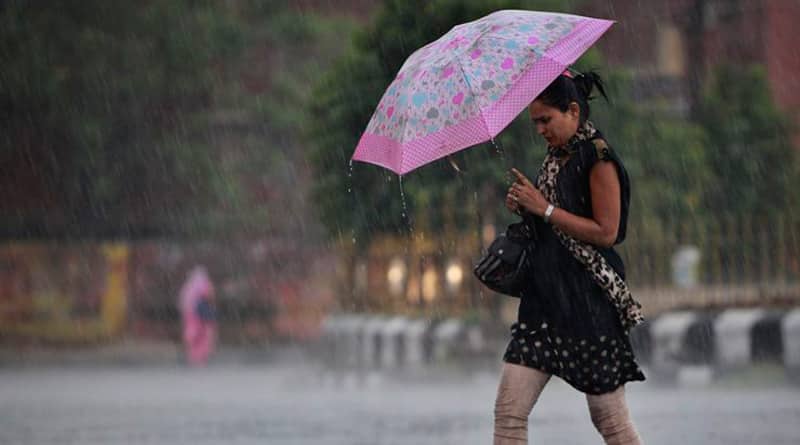 heavy rains to lash in bengal predicts met