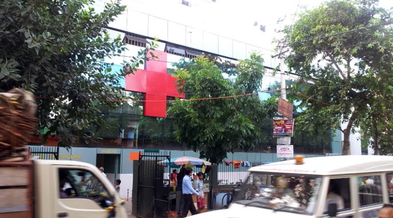 রোগীমৃত্যুর জেরে ভাঙচুর পুর হাসপাতালে, পুলিশের লাঠিচার্জে জখম তৃণমূল নেতা