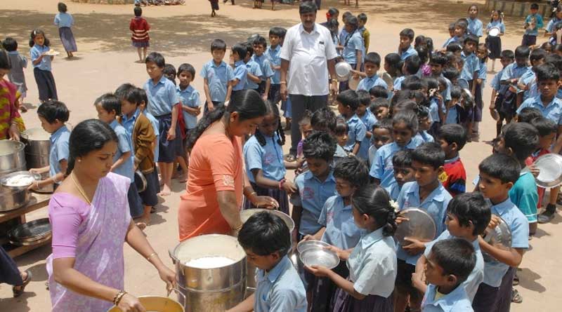 MP school forces student to clean toilet with mid-day utensils