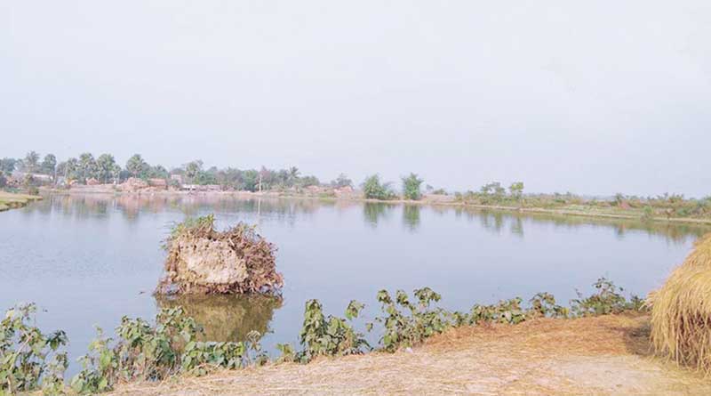 Murshidabad: historical 'Radha Sagar Dighi'is neglected by locals