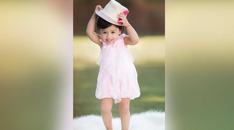 Video of MS Dhoni's daughter Ziva making roti is now viral on social media