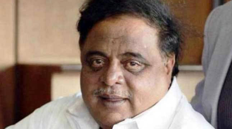 বিধানসভার অধিবেশনে গরহাজির, অভিনেত্রীদের সঙ্গে নাচে ব্যস্ত বিধায়ক