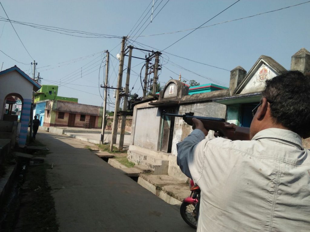 asansol ke bandar ko bandaftar ke log bhagaya (3) (1)