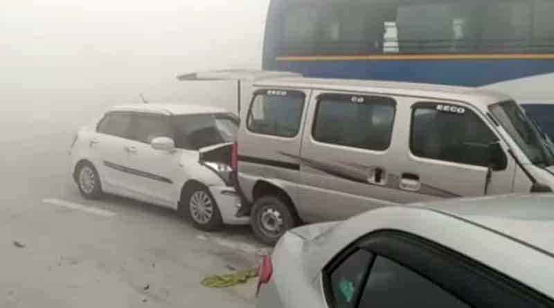 কুয়াশা ঢাকা এক্সপ্রেসওয়েতে ধাক্কা ১৮টি গাড়ির, প্রকাশ্যে ভয়াবহ ভিডিও