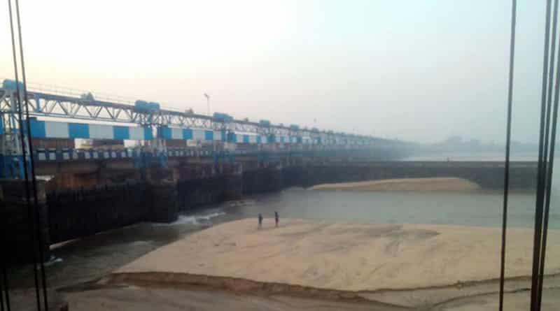 ব্যারাজের জলাধার শূন্য করে চলছে লকগেট মেরামতি, তীব্র জল সংকট দুর্গাপুরে
