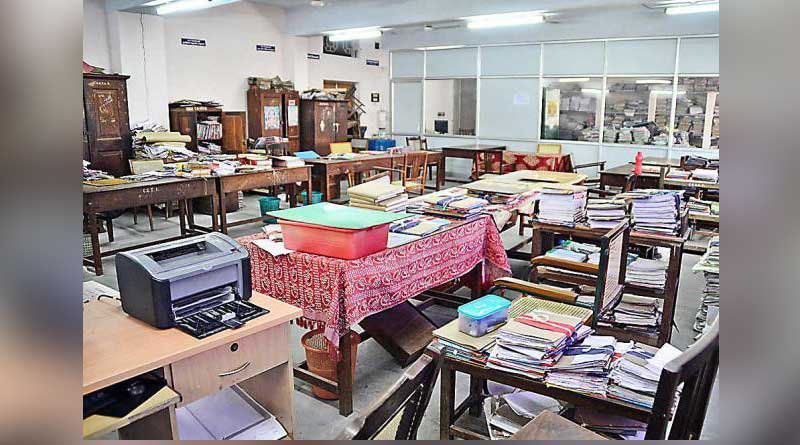 সরকারি কর্মীদের জন্য সুখবর, দোলে মিলবে টানা ছুটি