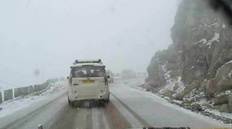 Enthrilling tourists Changu witnesses season’s first snowfall