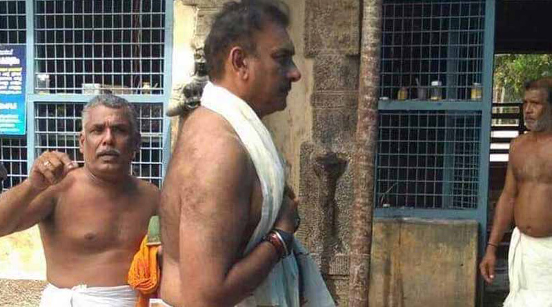 ম্যাচের আগে কোচের সঙ্গে মন্দিরে পুজো দিলেন ধাওয়ানরা
