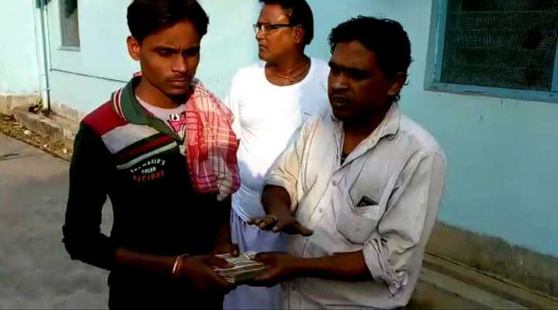 সততাই মূলধন, ৪৩ হাজার টাকা পেয়েও ফেরালেন এই চা-বিক্রেতা