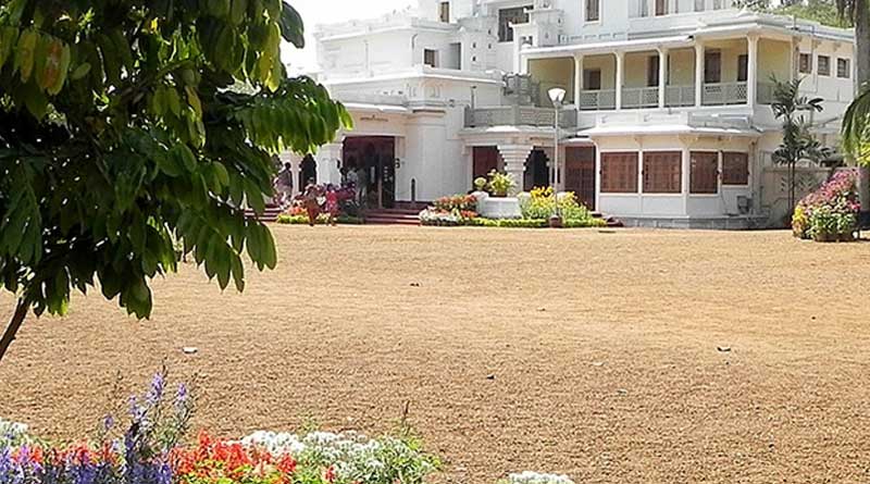 Sabujkoli Sen takes charges of Visva-Bharati University