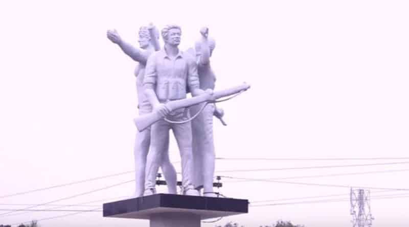 মুক্তিযুদ্ধের ভাস্কর্যে নারী, মৌলবাদীদের রোষে শিল্পী     