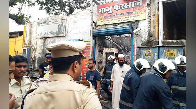 ভোরবেলা ভয়াবহ আগুন দোকানে, ঘুমন্ত অবস্থাতেই পুড়ে মৃত ১২