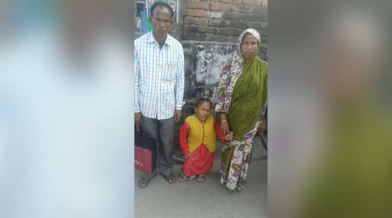 প্রতিবন্ধকতাকে হারিয়েই উচ্চশিক্ষার লড়াই, রাজ্যের রোল মডেল হচ্ছেন মুক্তা